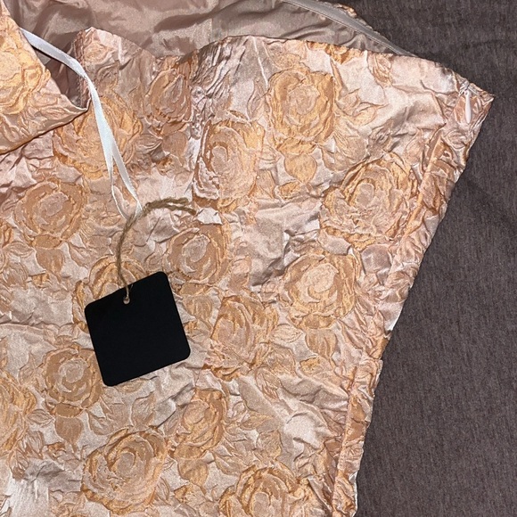 NWT FLORAL CORAL STRAPLESS DRESS SIZE MEDIUM - Picture 8 of 8